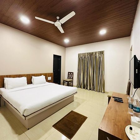 Hotel Grand Indu, 3 Star Kolhapur Extérieur photo