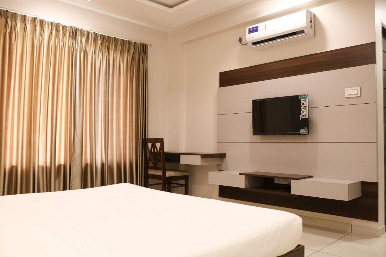 Hotel Grand Indu, 3 Star Kolhapur Extérieur photo
